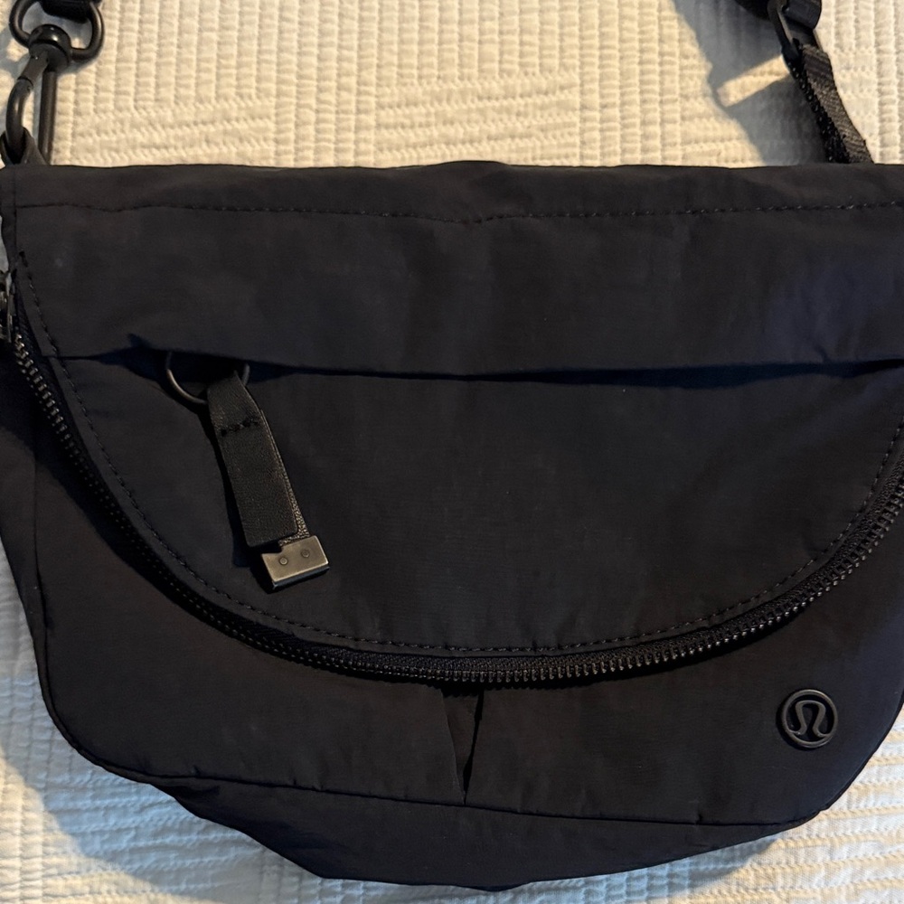 lululemon athletica Black Crossbody Bag - Picture 2 of 5